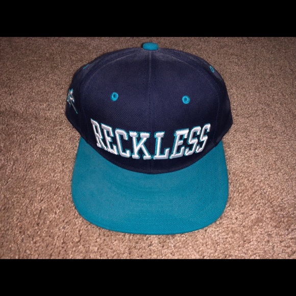 Lot of young and reckless snap-back hats - Picture 5 of 5